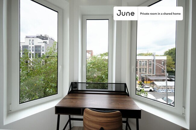Foto del edificio - Room in Shared 4 bed/4 bath home in Ditmas Park