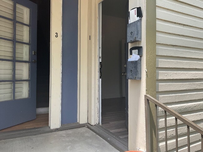 Building Photo - 1 Bedroom Close to SAC/Alamo Heights