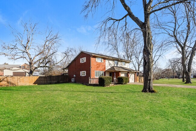 Foto del edificio - 8630 Meadowlark Dr