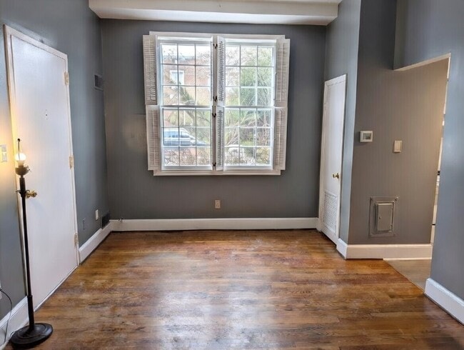 Foto del edificio - 519 Independence Ave SE