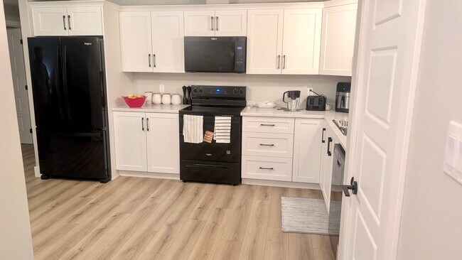 Building Photo - 72 Reddy Dr