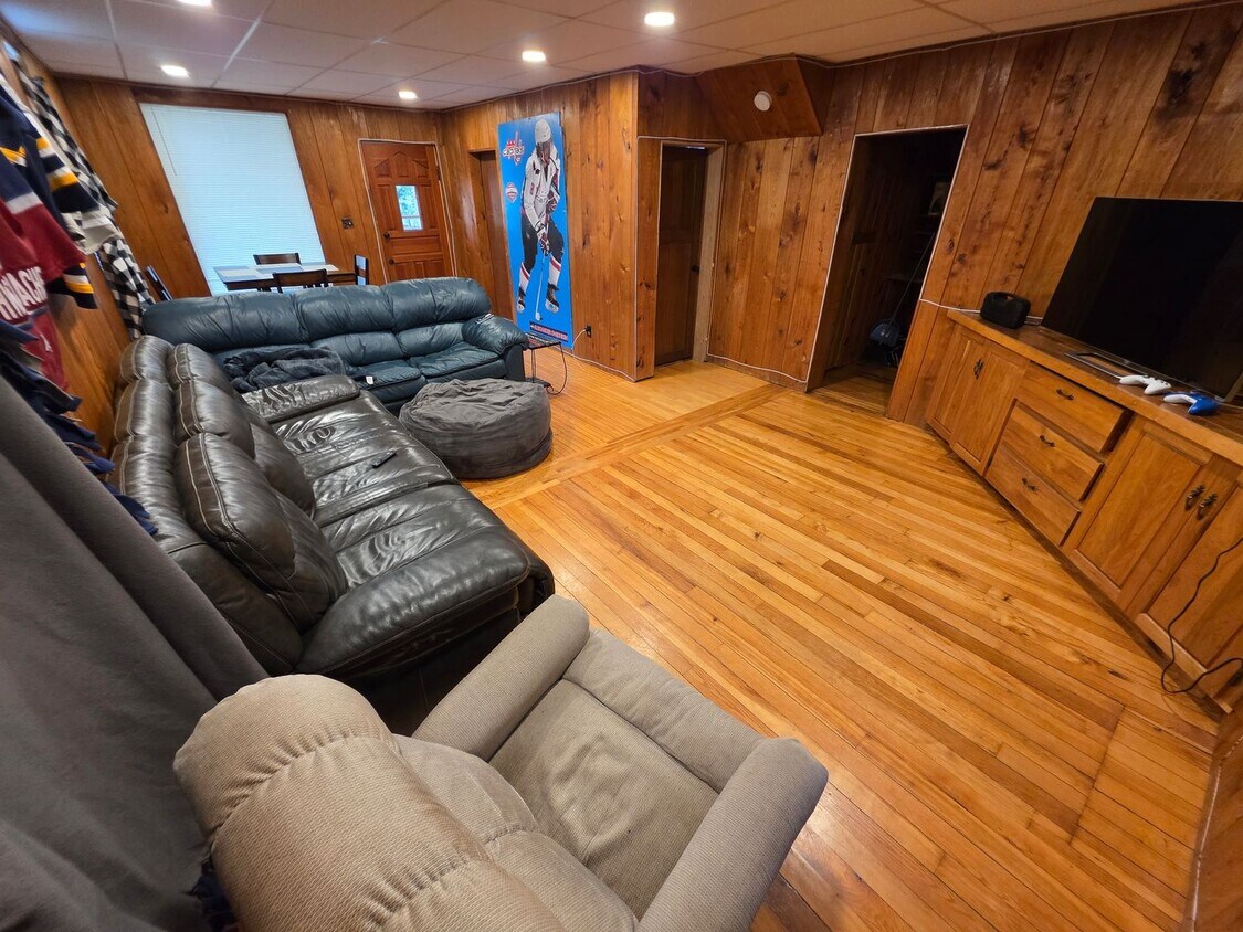 Foto principal - 639 Hudson St