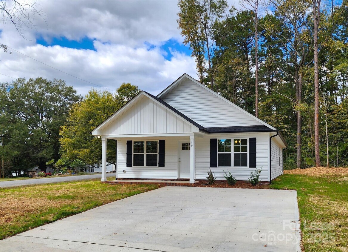 Foto principal - 30 Stricker Ave NW