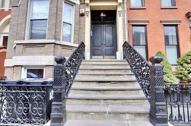 Building Photo - 635 Garden St