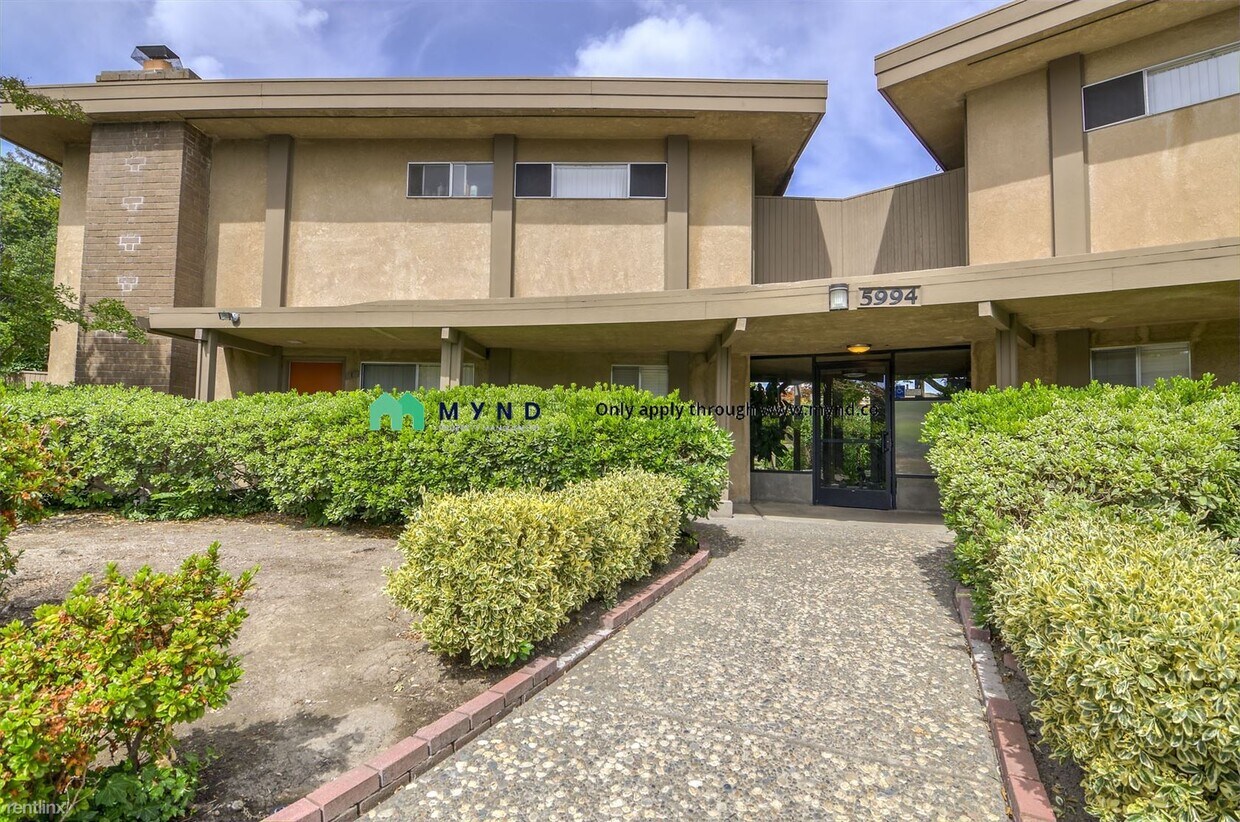 Foto del edificio - 5994 Lake Crest Way