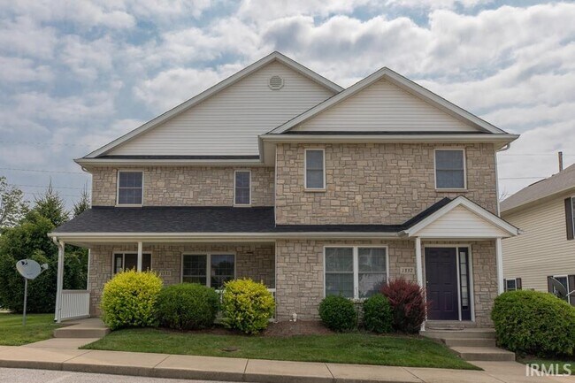Building Photo - 1331 S Stella Dr