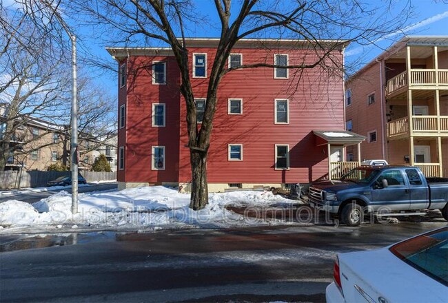 Building Photo - 26 Vinson St