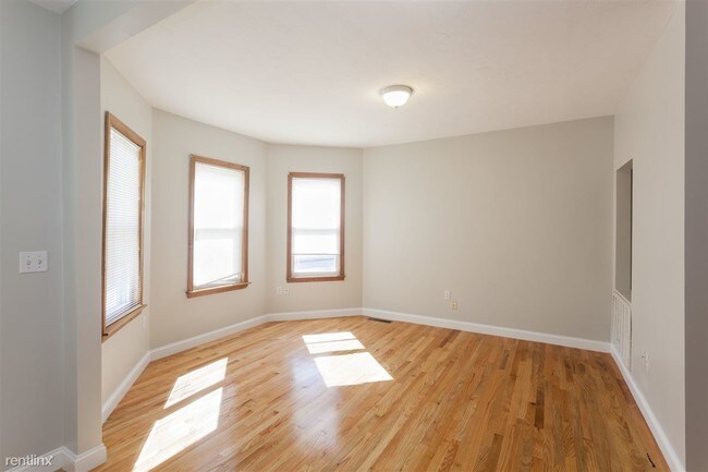 Building Photo - 57 Webster Ave