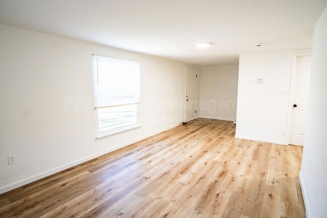 Foto del edificio - 3715 Sisk Rd NW