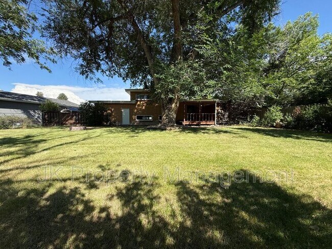 Building Photo - 1015 Carlos Dr