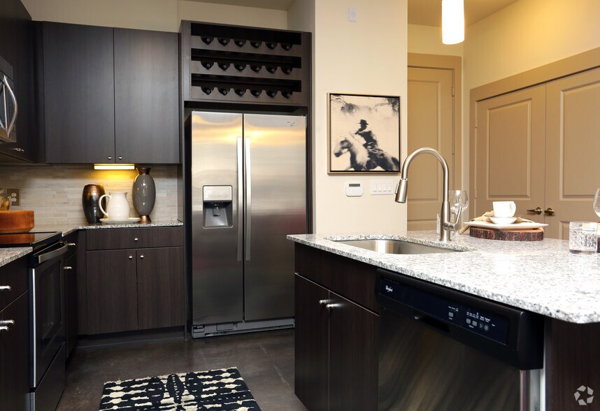 The Cayman Las Colinas