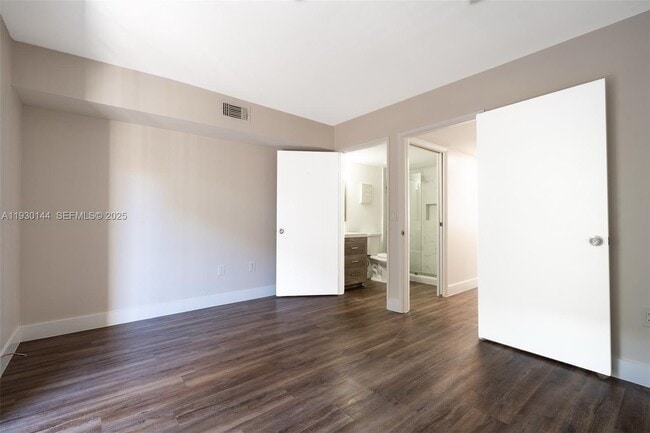 Building Photo - 6806 NW 166th Terrace