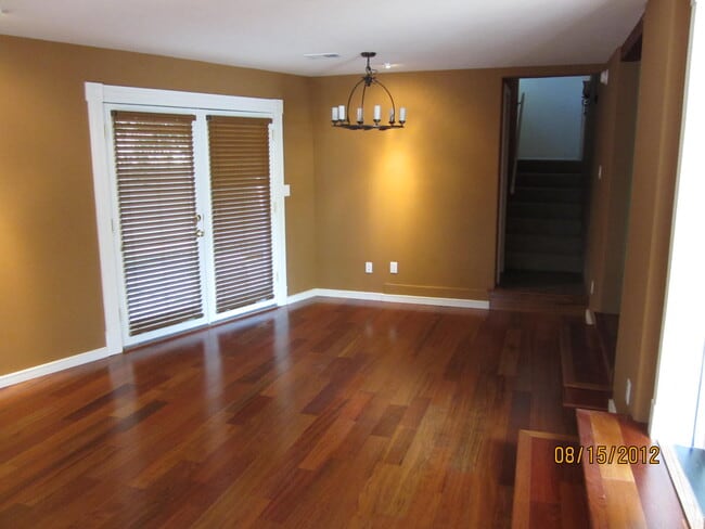Building Photo - 644 Old Santa Fe Trl