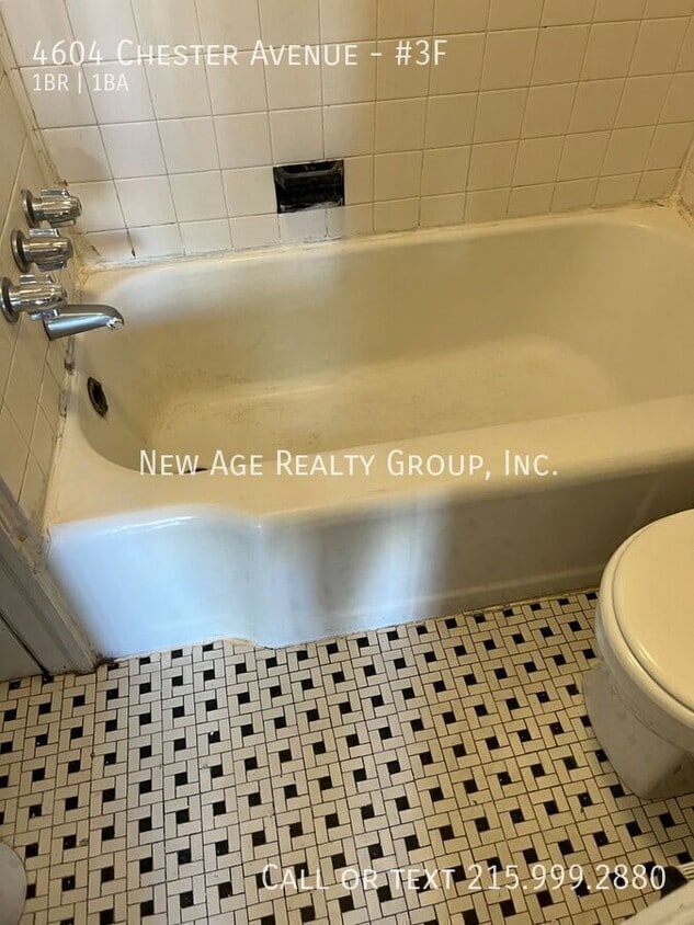 Building Photo - 4604 Chester Ave