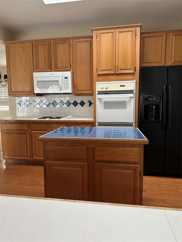 Foto del edificio - 3524 Misty Meadow Dr
