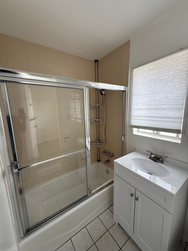 Bathroom - 3823 Boyce Ave