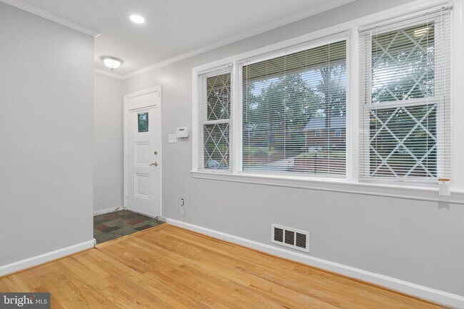 Building Photo - 4511 Hargrove Rd
