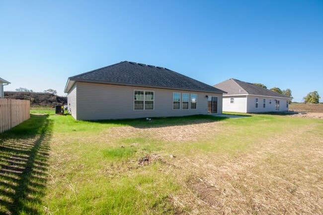 Back - 721 Promenade Dr