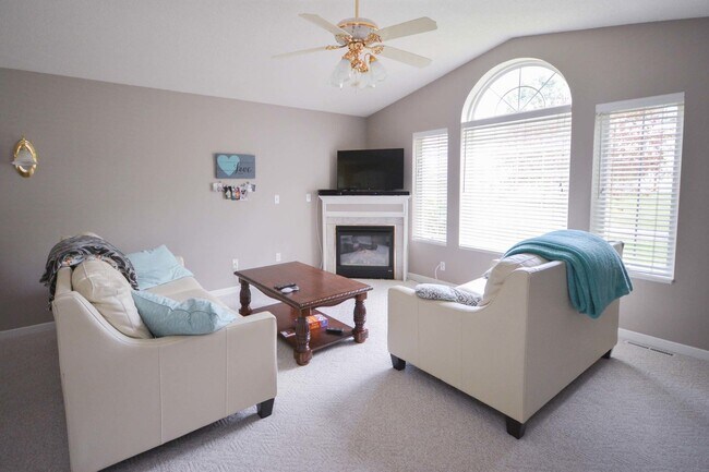 Foto del edificio - Private End-Unit Townhome with Walkout Basement