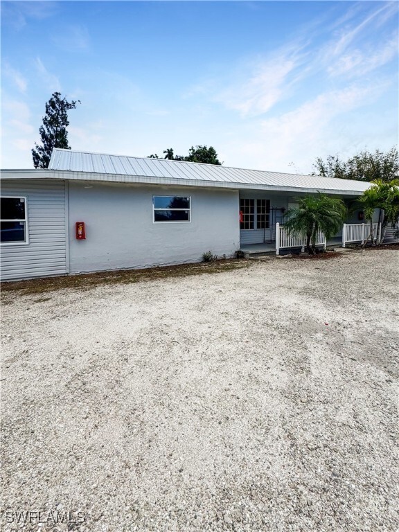 Foto del edificio - 15206 Stringfellow Rd