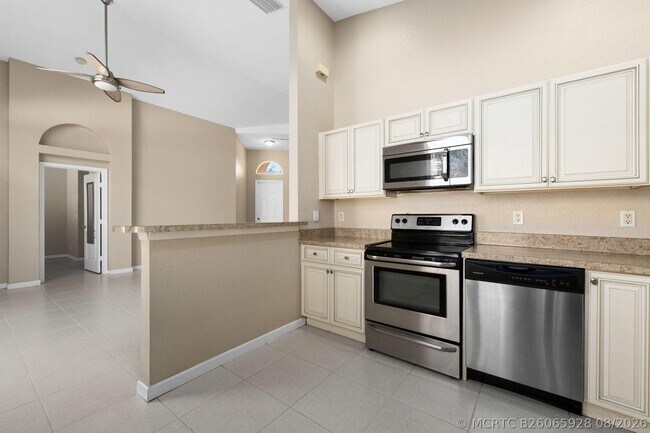 Building Photo - 5627 Sunberry Cir