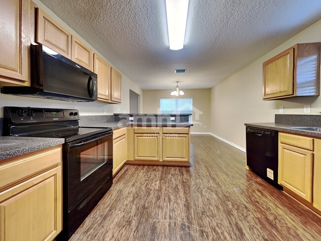 Building Photo - 7652 Vandalay Dr