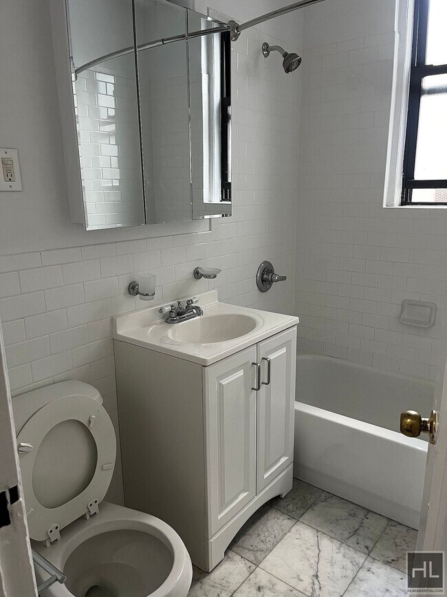 Foto del edificio - EAST 46 STREET