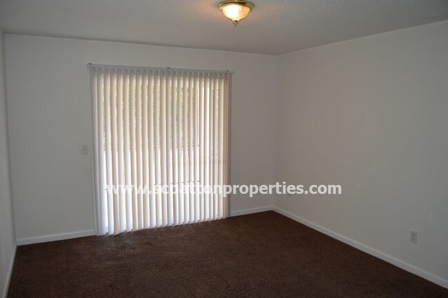 Building Photo - Calibre West Apartment