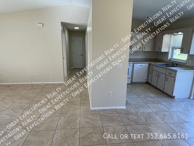 Building Photo - 7311 SE 110th Street Rd