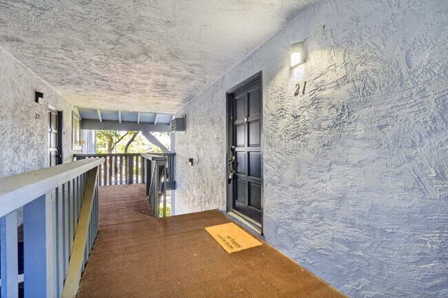 Foto del edificio - 835 Bing Dr