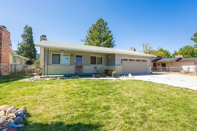 Foto del edificio - Central Single Family Home