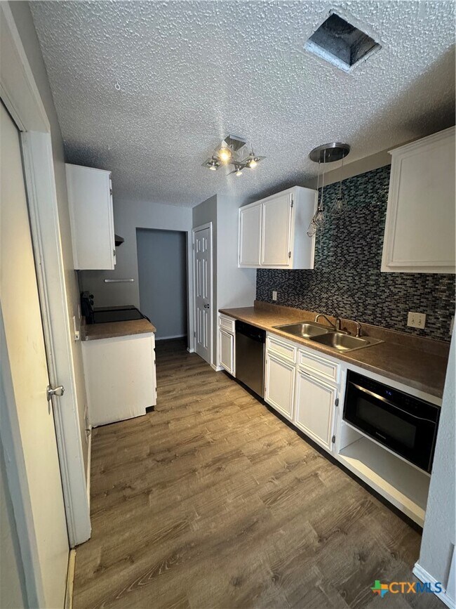 Building Photo - 2810 Daniel Boone Trail