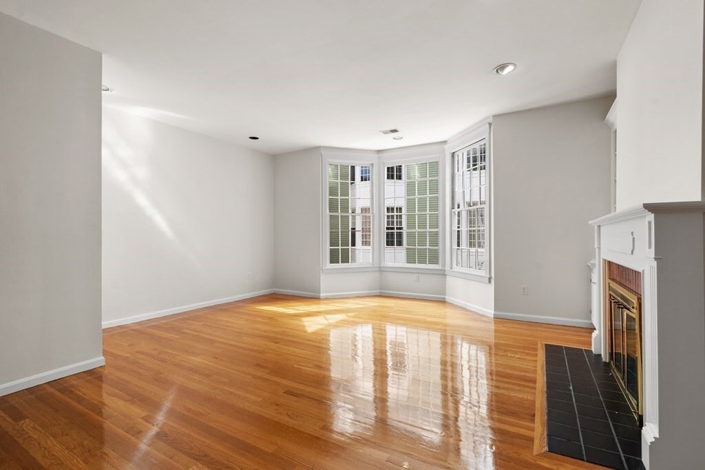 Living room - 40 Joy St