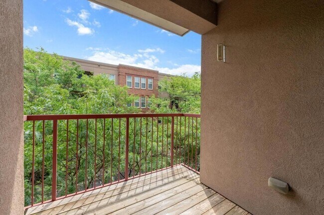 Foto del edificio - 660 N 2nd St