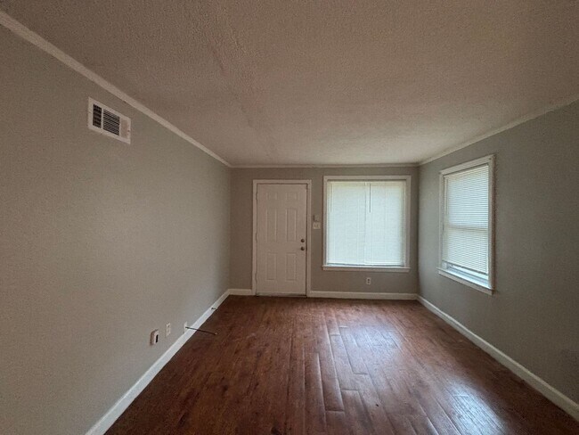 Foto del edificio - 3159 St Charles Dr