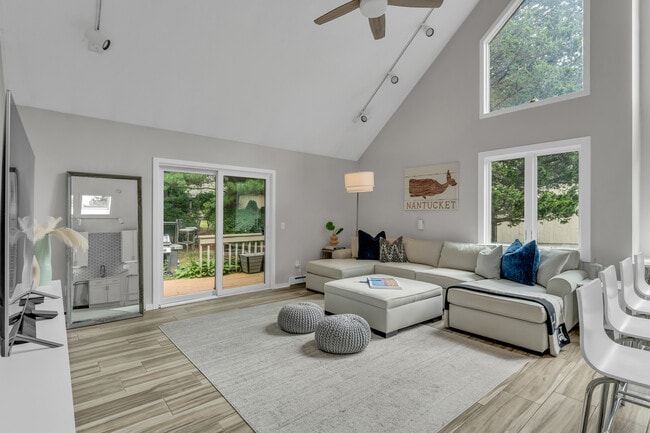 Building Photo - 11 Copper Hill Dr