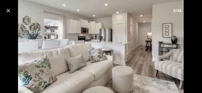 Foto del edificio - 4501 Pendragon Cir