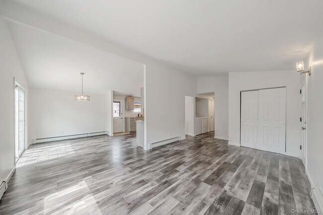 Foto del edificio - 28 Ashwood Dr