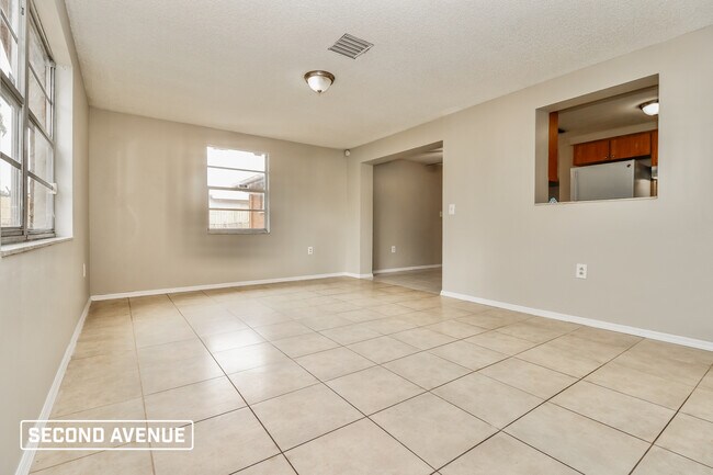 Foto del edificio - 4847 Elmwood St