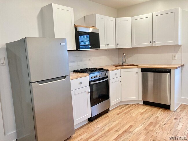 Foto del edificio - 56 Trinity Pl