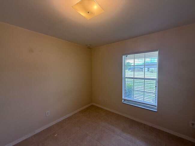 Foto del edificio - 3 bedroom 2 bathroom Single Family Home