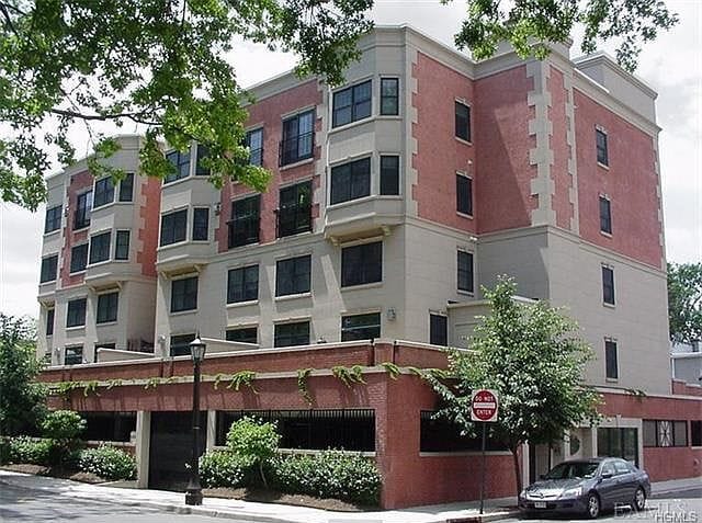 Building exterior - 100 Sheldrake Pl