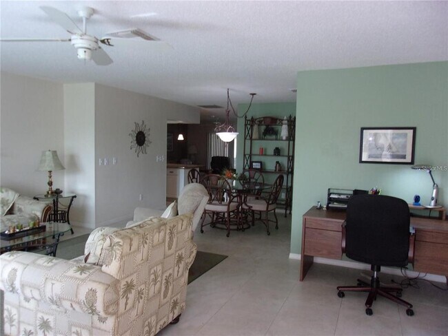 Foto del edificio - 1814 Columbine Pl