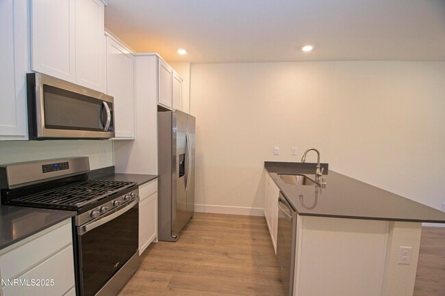 Building Photo - 1636 Prancer St
