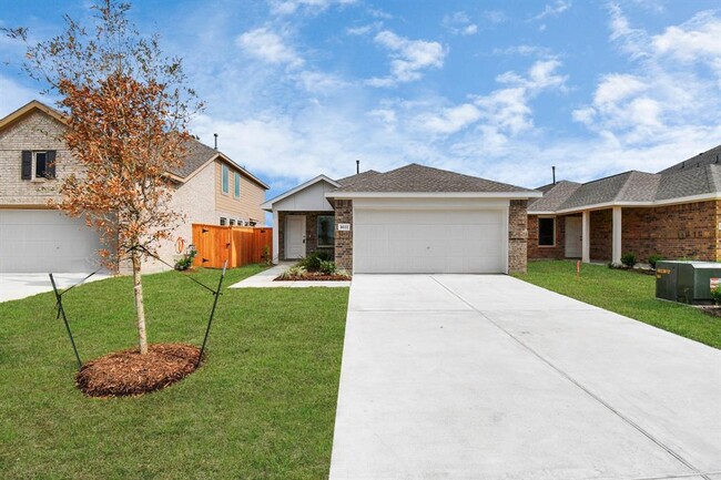 Building Photo - 1611 Windrose Bnd