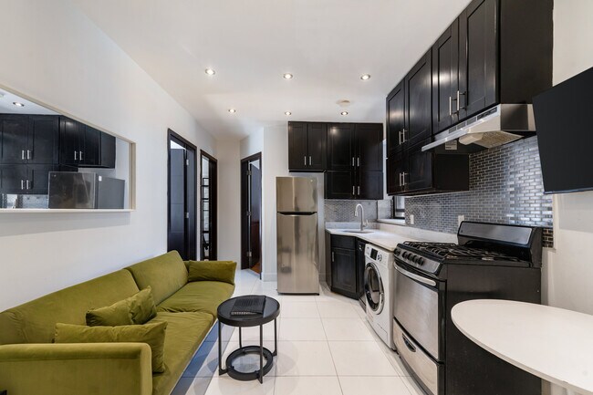 Foto del edificio - 4 W 108th St