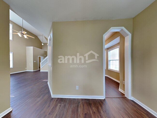 Foto del edificio - 4049 Alder Grove Ln