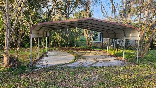 Building Photo - 405 W Winnemissett Ave, Deland, FL, 32720