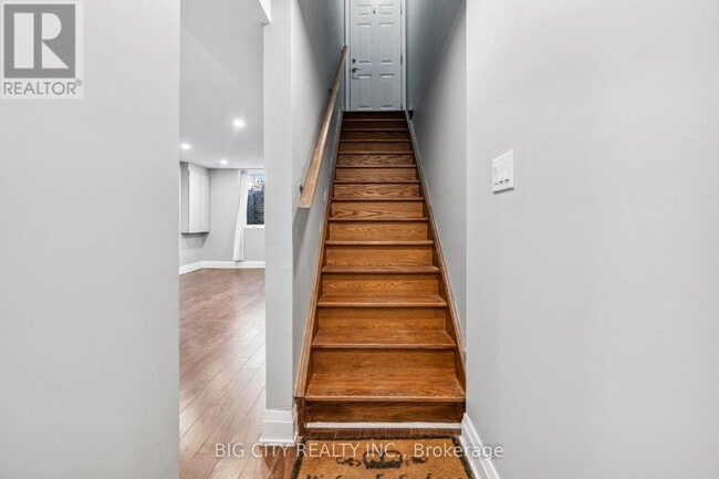 Photo du bâtiment - 465a Cosburn Ave.