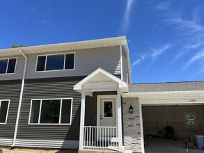 Building Photo - 1244 Salem Dr